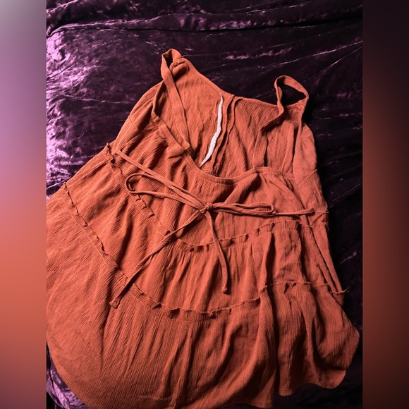 burnt orange tank top perfect for summer. - Picture 4 of 4